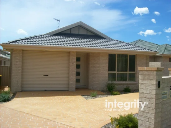 2/8 Meroo Road, Bomaderry, NSW 2541