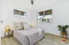 204/2-28 Bluff Crescent, Mulambin, Qld 4703-Image