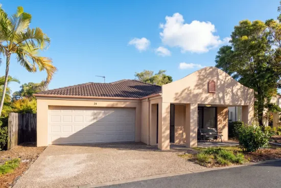 24/1-5 Studio Drive, Pacific Pines, Qld 4211