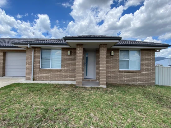 2B Lily Close, Kootingal, NSW 2352