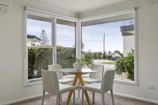 3/4 Seaview Avenue, Brighton, Vic 3186