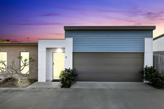 5/1 Links Court, Urraween, Qld 4655