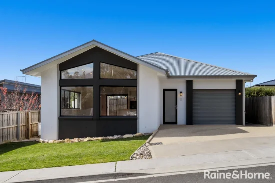 6 White Court, Kingston, Tas 7050