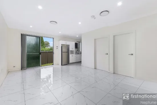 8/27C Carinya Road, Girraween, NSW 2145