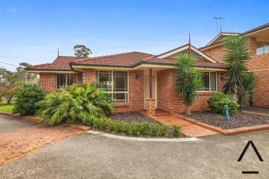8/3 Carinya Pl, Moorebank, NSW 2170
