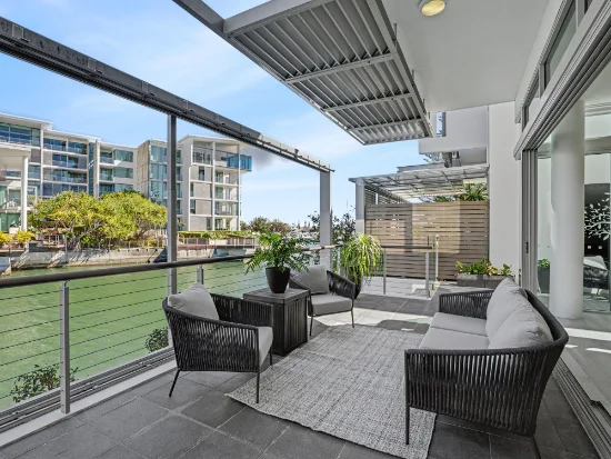 9106 Ephraim Island, Paradise Point, Qld 4216
