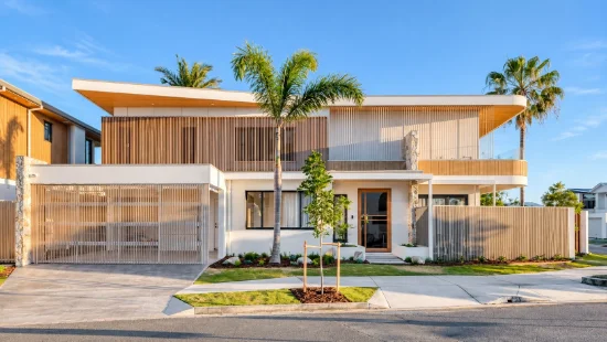 Villa A/64 Albion Avenue, Miami, Qld 4220 - For Rent
