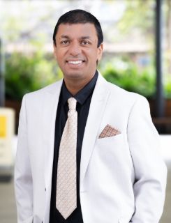 Vivek Pande - Real Estate Agent