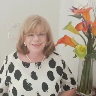Wendy Thomas - Real Estate Agent
