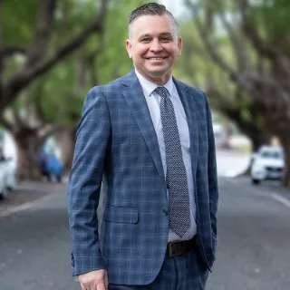 Zac Muller - Real Estate Agent