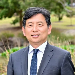 Zeng Shi - Real Estate Agent