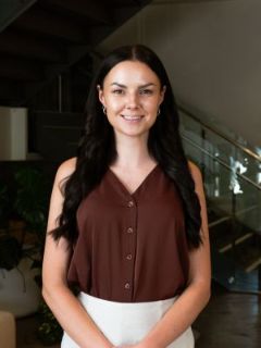 Zoe Andersen - Real Estate Agent