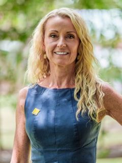 Zoe King - Real Estate Agent