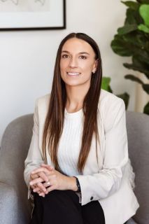 Zoe Robards - Real Estate Agent